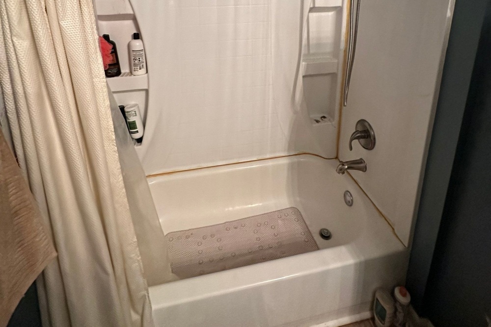 Top Signs Your Old Tub Needs to be Updated