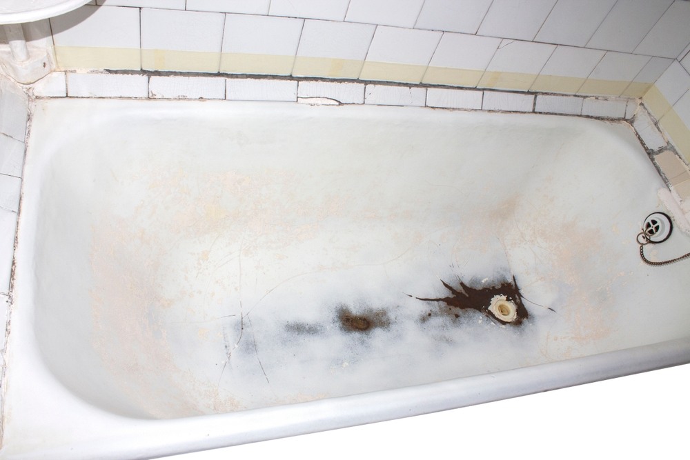 What Are the Most Common Issues with Old Bathtubs?