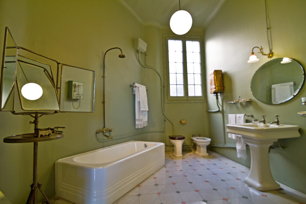 What Your Old Bathtub Might Be Costing You Without You Knowing