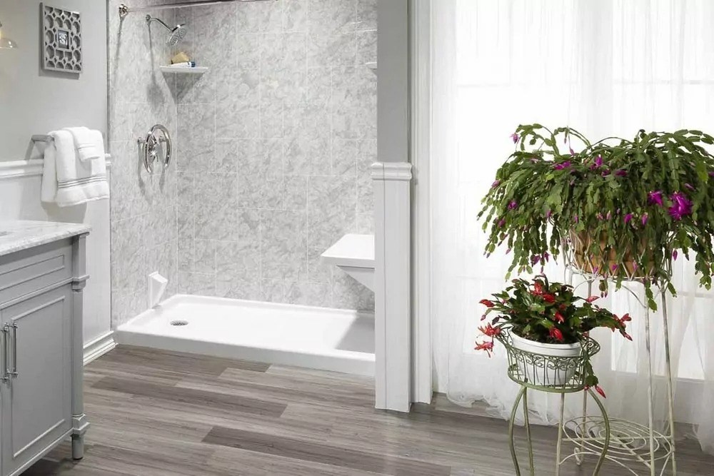 How Walk-In Showers Attract Future Buyers