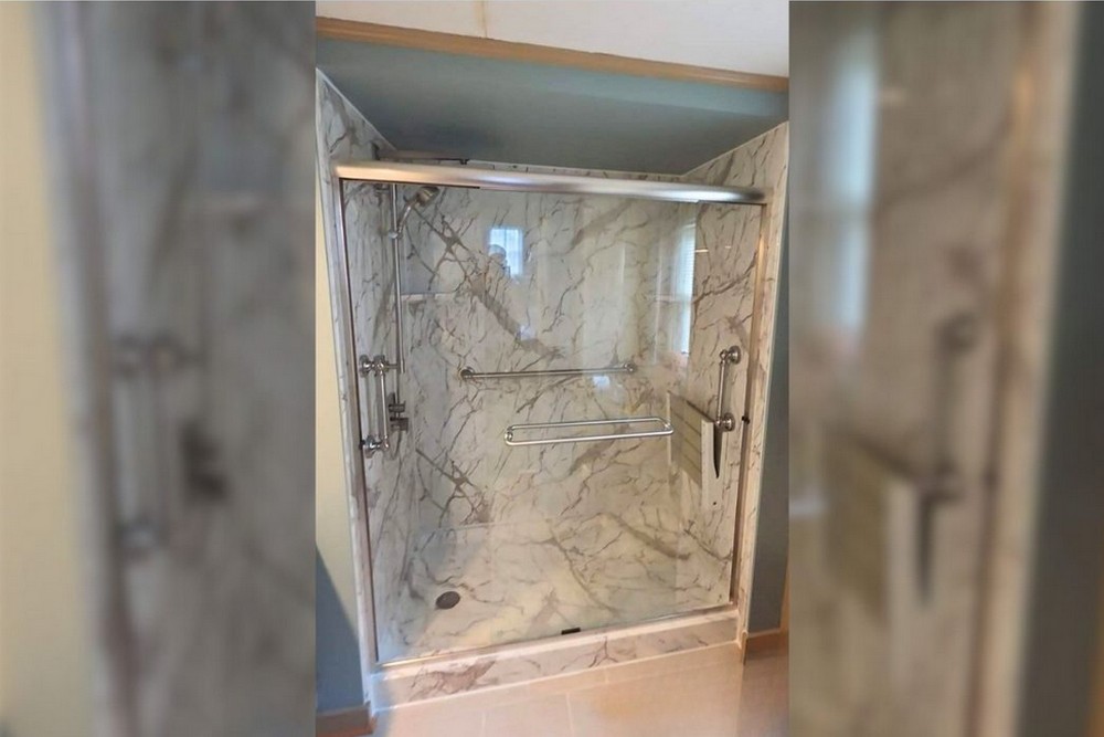 How Walk-In Showers Make Cleaning Your Bathroom Easier