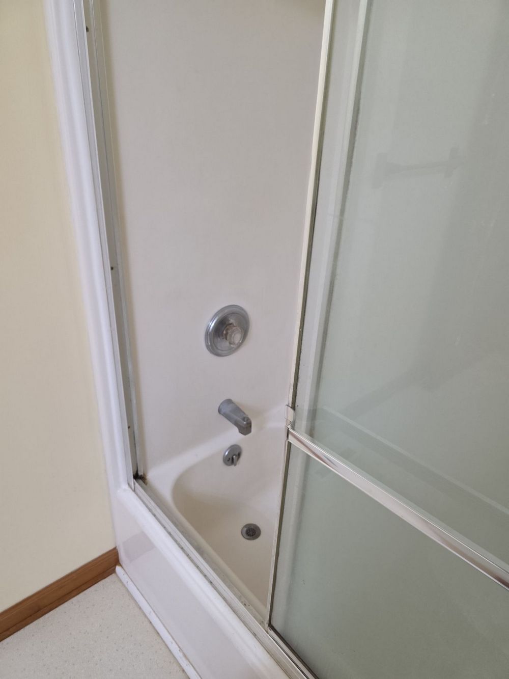 Stylish Walk-In Shower Installation in Rocky Mount, VA (10)