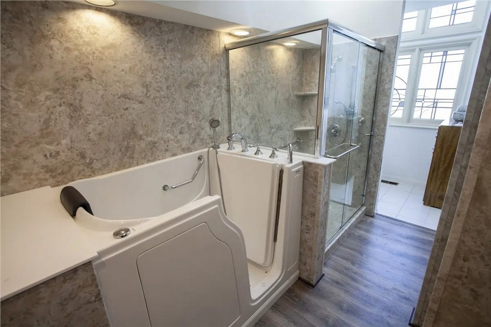 Are Walk-In Tubs Worth It for Homeowners in Virginia?