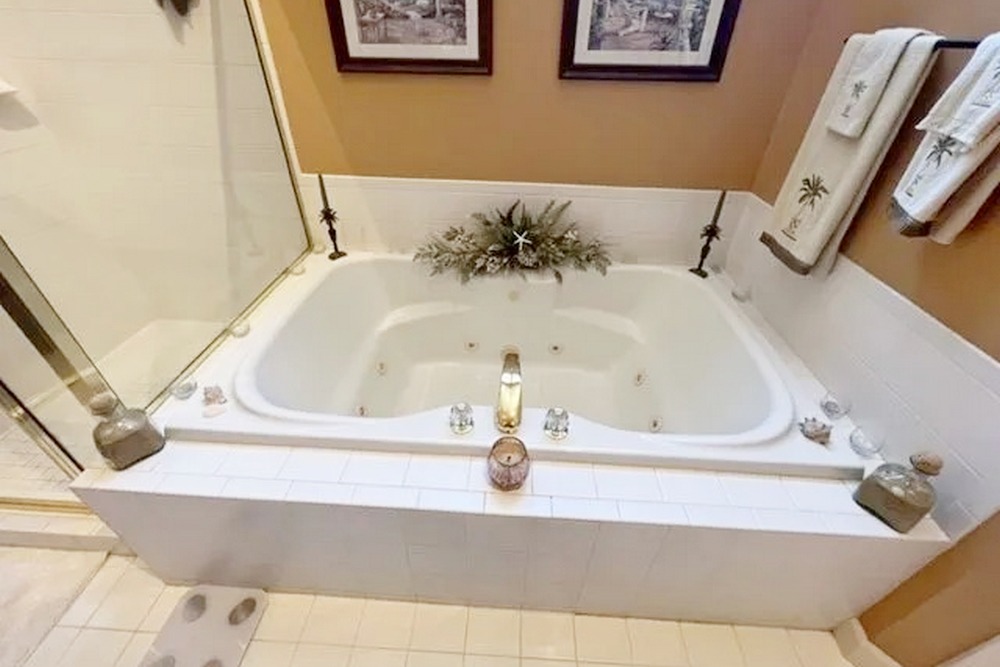 Transform Your Daily Routine with Modern Walk-In Tubs: A Relaxing Escape