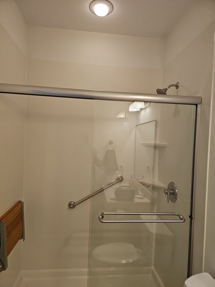 Tub-to-Shower Conversion in Forest, VA (1) Tub-to-Shower Conversion in Forest, VA (4)