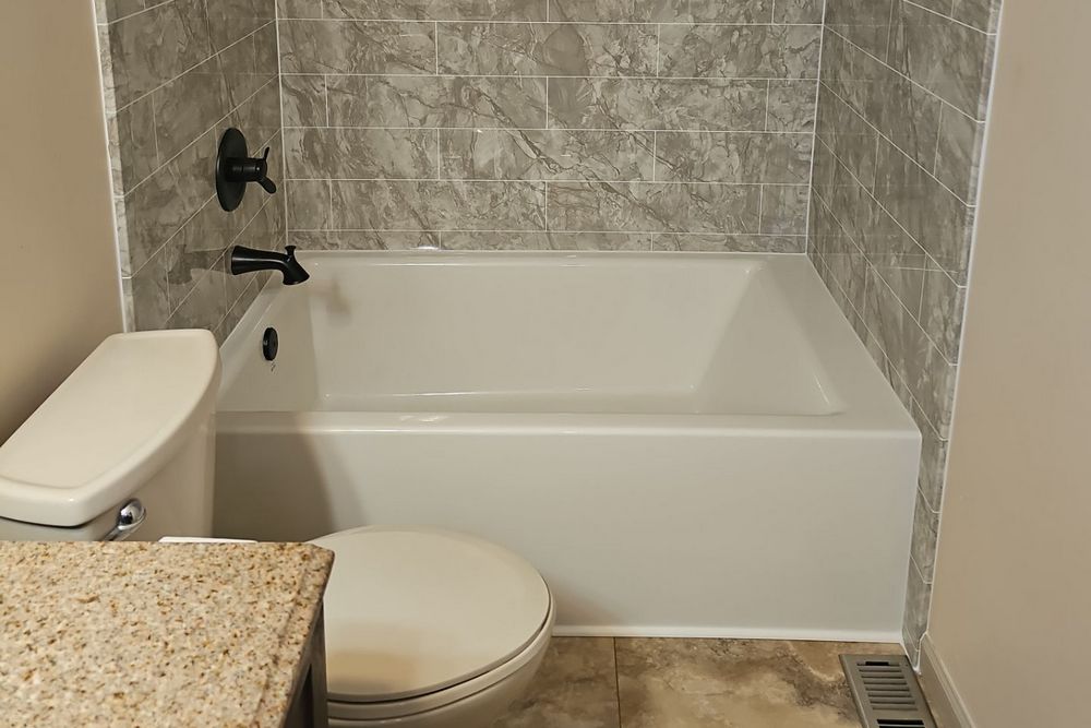 Why Replacing Your Old Tub Improves Safety and Comfort
