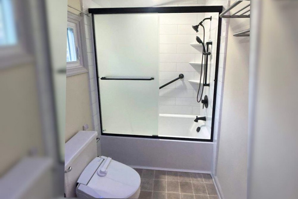 Are Low-Maintenance Bathtub Materials the Future of Bathroom Remodeling?